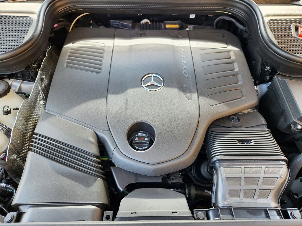 Used 2025 Mercedes-Benz GLS 450 4MATIC image 31