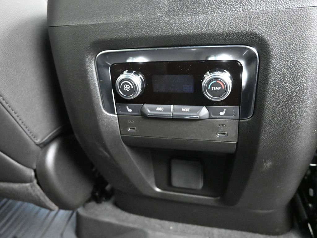 New 2025 GMC Yukon XL Elevation image 10
