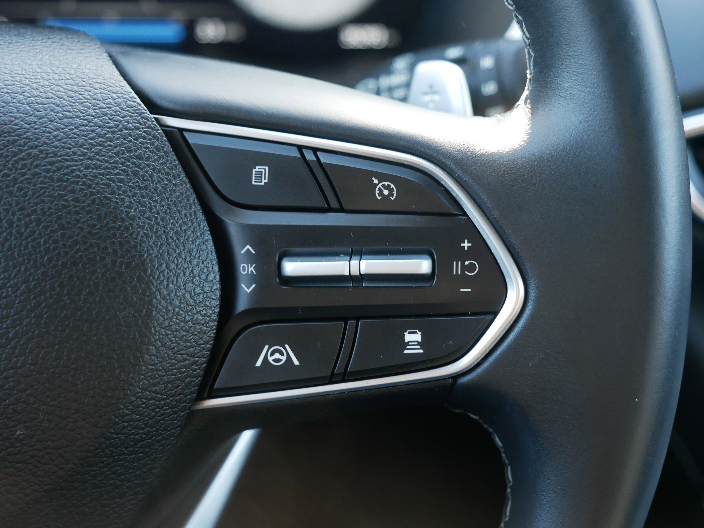 Certified 2023 Hyundai Santa Fe SEL w/ Premium Package image 30