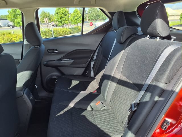 Used 2024 Nissan Kicks SV w/ Interior Electronics Package FWD image 17