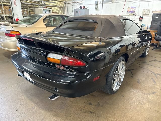Used 2001 Chevrolet Camaro Z28 w/ SS Performance/Appearance Pkg RWD image 3