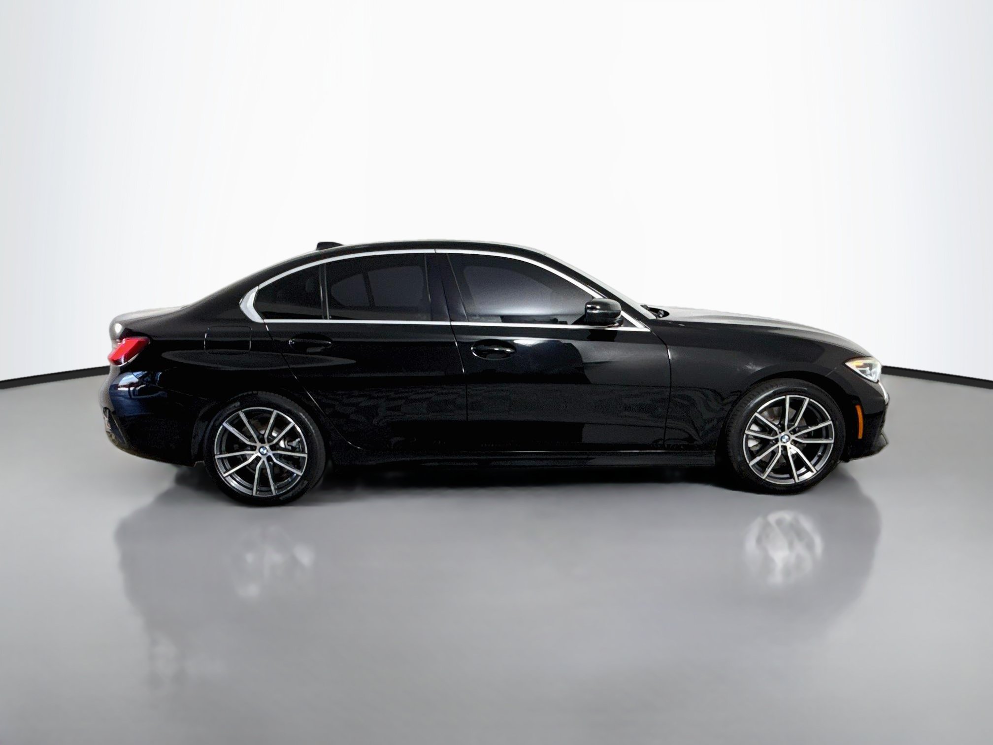 Used 2020 BMW 330i Sedan w/ Convenience Package RWD image 11