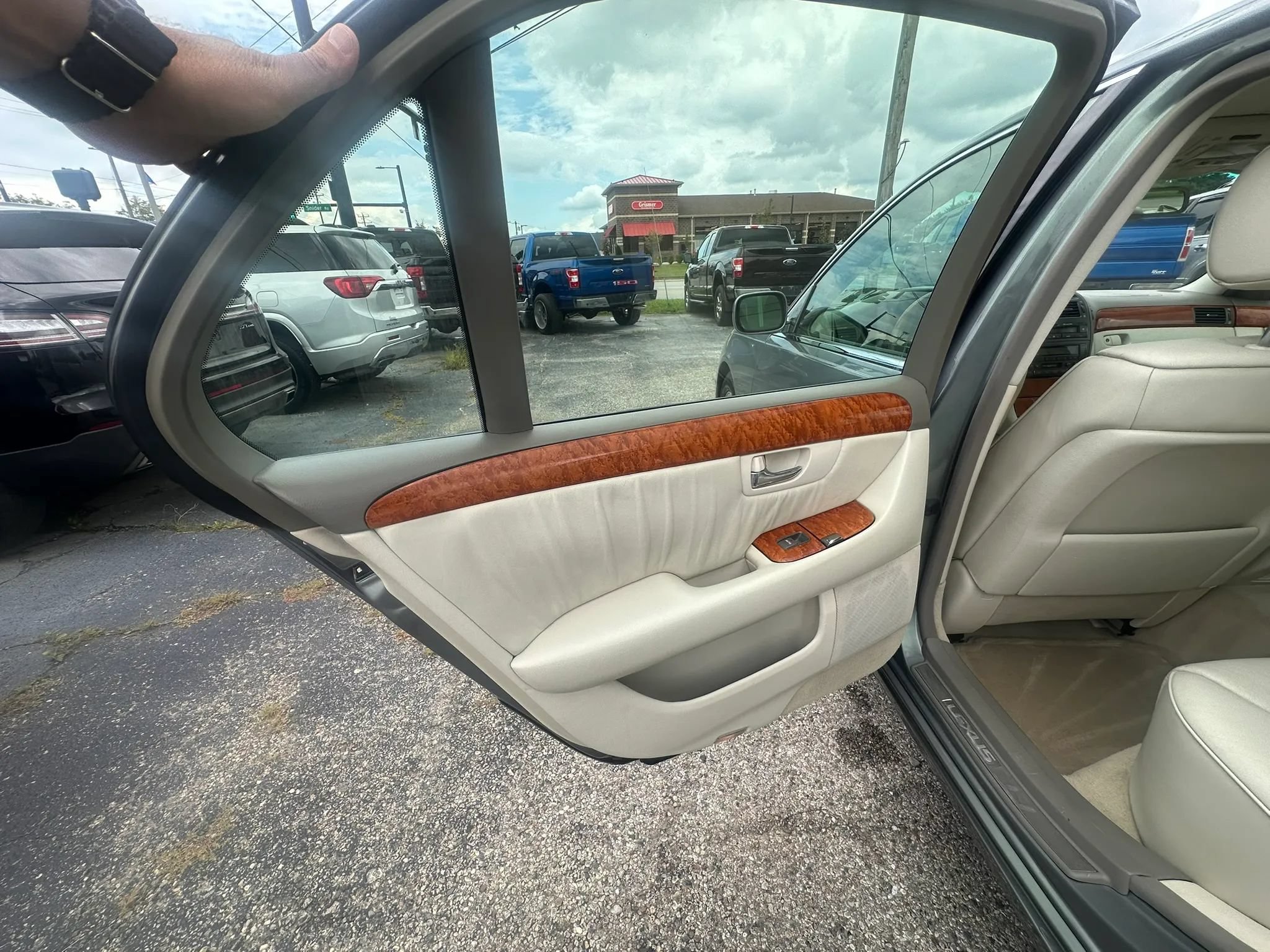 Used 2001 Lexus LS 430 RWD image 27