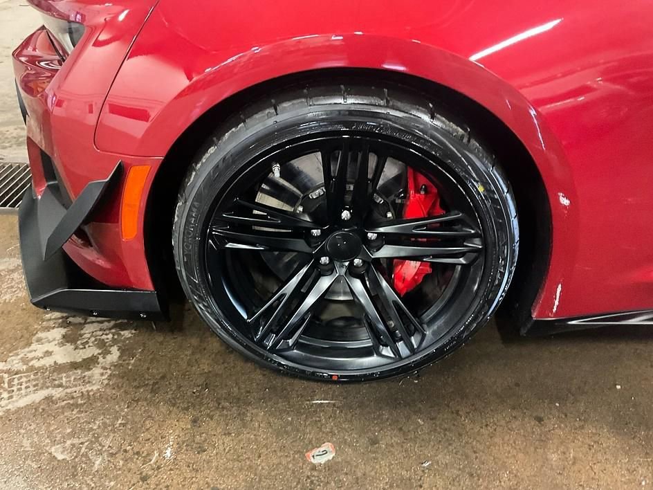 Used 2020 Chevrolet Camaro ZL1 RWD image 15