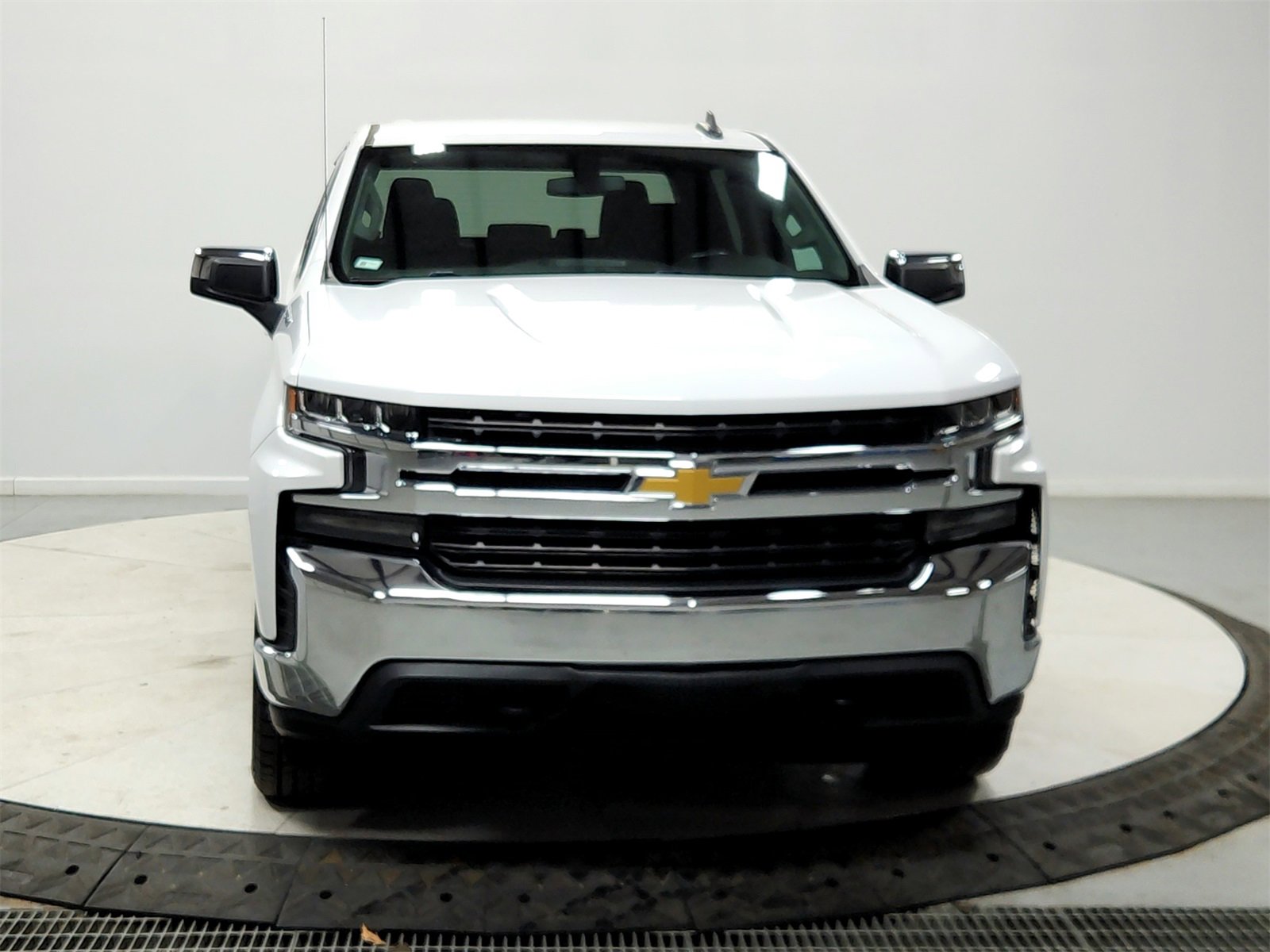 Used 2021 Chevrolet Silverado 1500 LT image 2