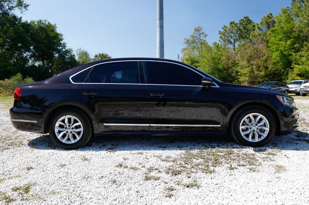 Used 2017 Volkswagen Passat 1.8T S image 13