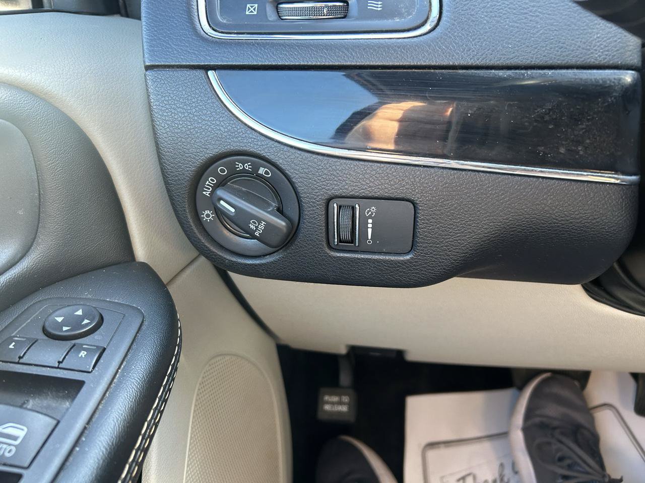 Used 2019 Dodge Grand Caravan SXT FWD image 25