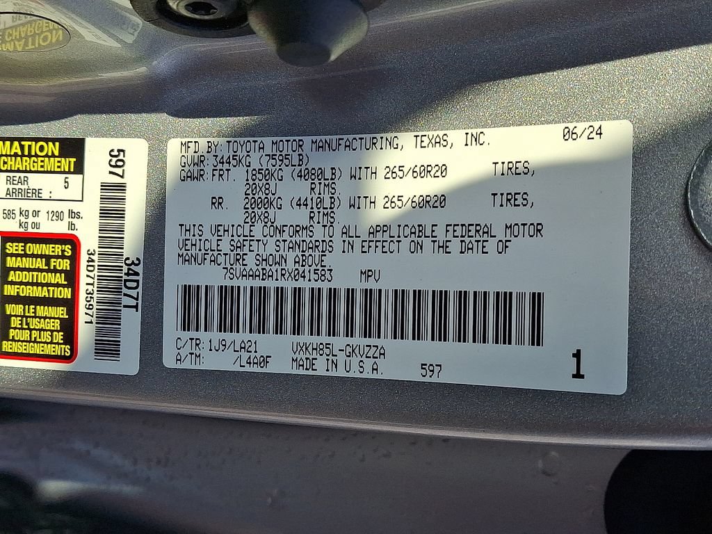 Used 2024 Toyota Sequoia Platinum AWD/4WD image 28