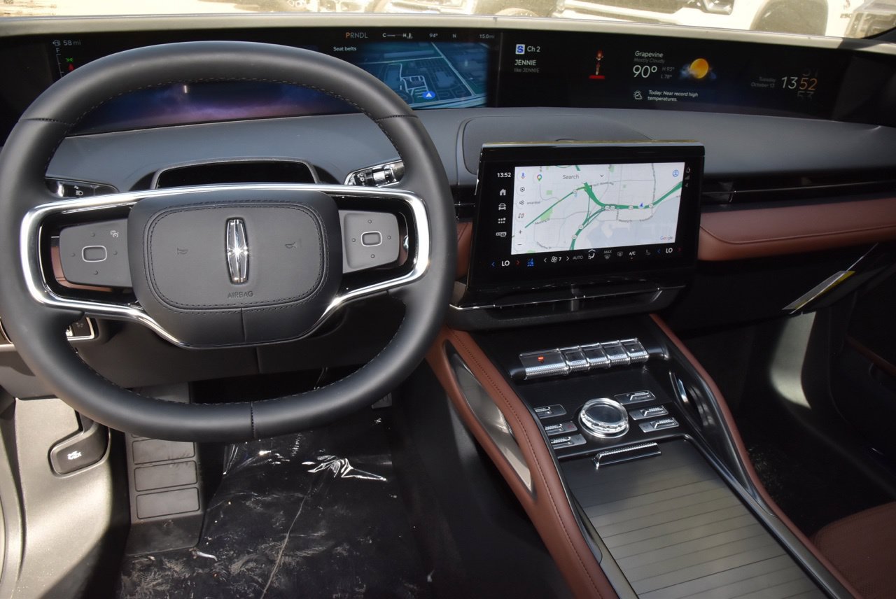 New 2026 Lincoln Nautilus Reserve AWD/4WD image 25