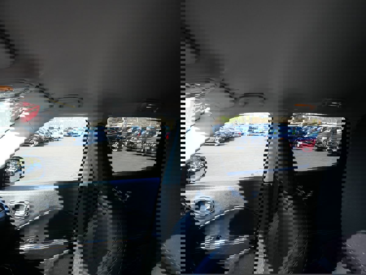 Used 2018 Jeep Compass Latitude w/ Cold Weather Group image 11