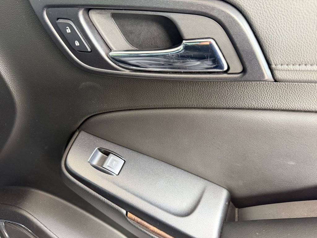 Used 2019 Chevrolet Suburban LT RWD image 20
