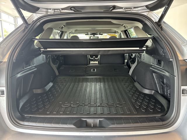 Used 2023 Subaru Outback Premium image 16