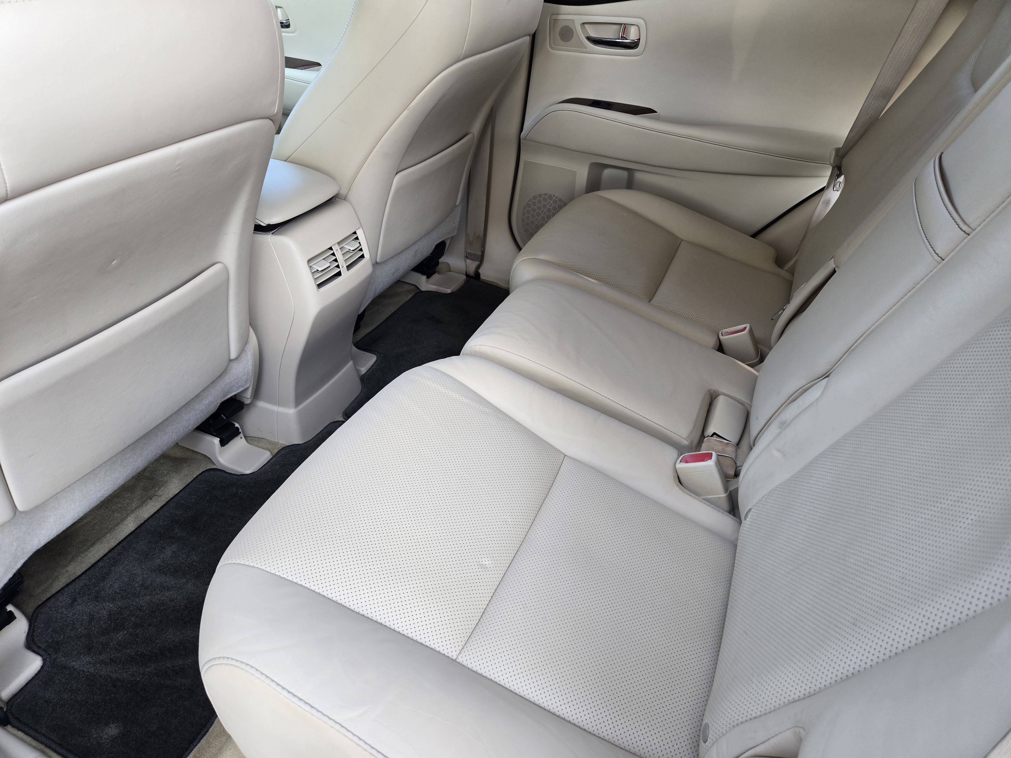 Used 2013 Lexus RX 450h AWD image 30