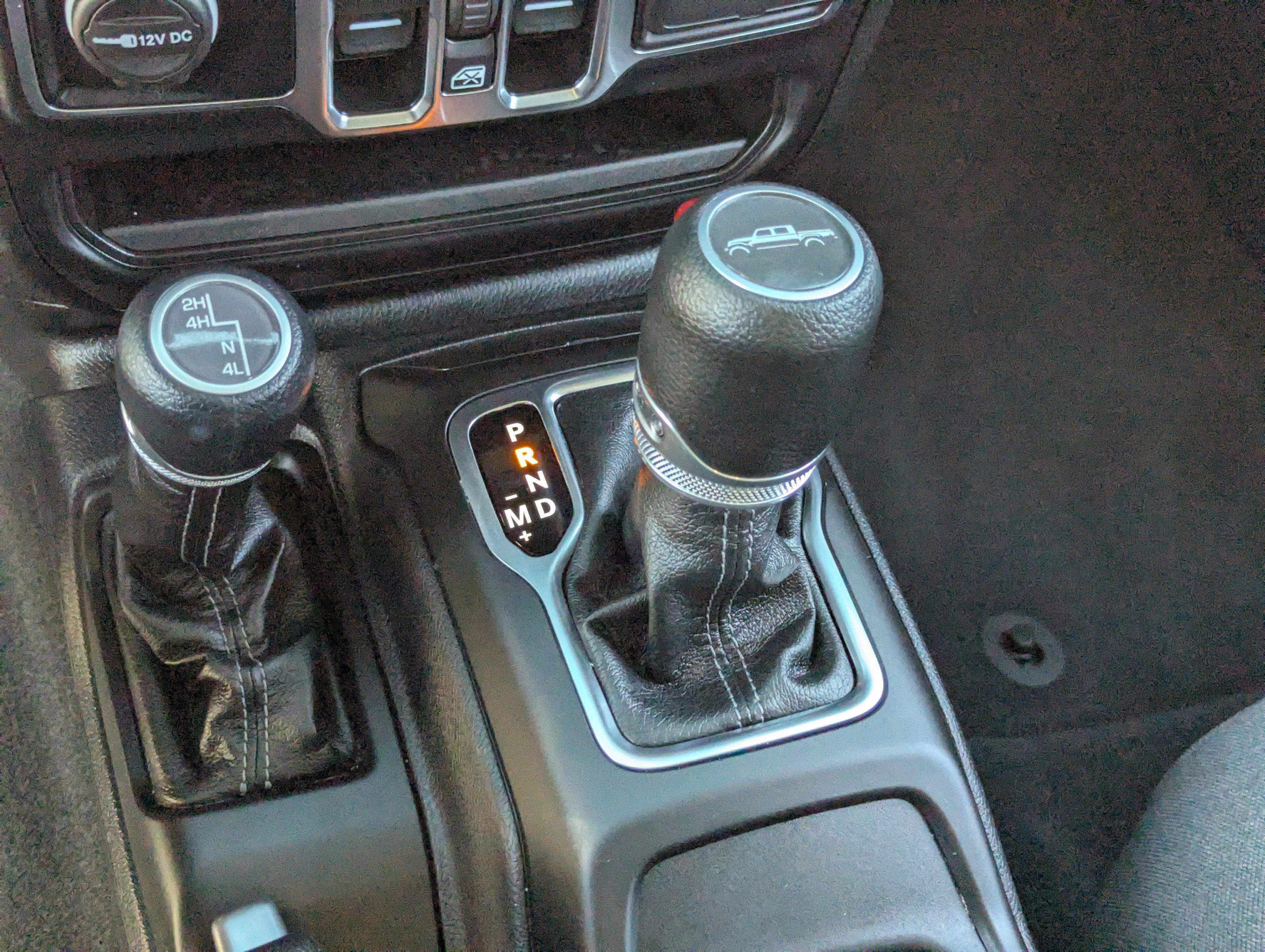 Used 2025 Jeep Gladiator Sport image 26