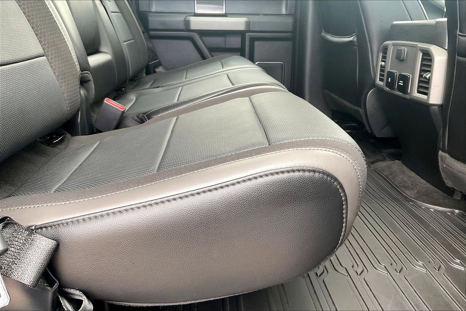 Used 2020 Ford F150 Raptor w/ Equipment Group 802A Luxury AWD/4WD image 18