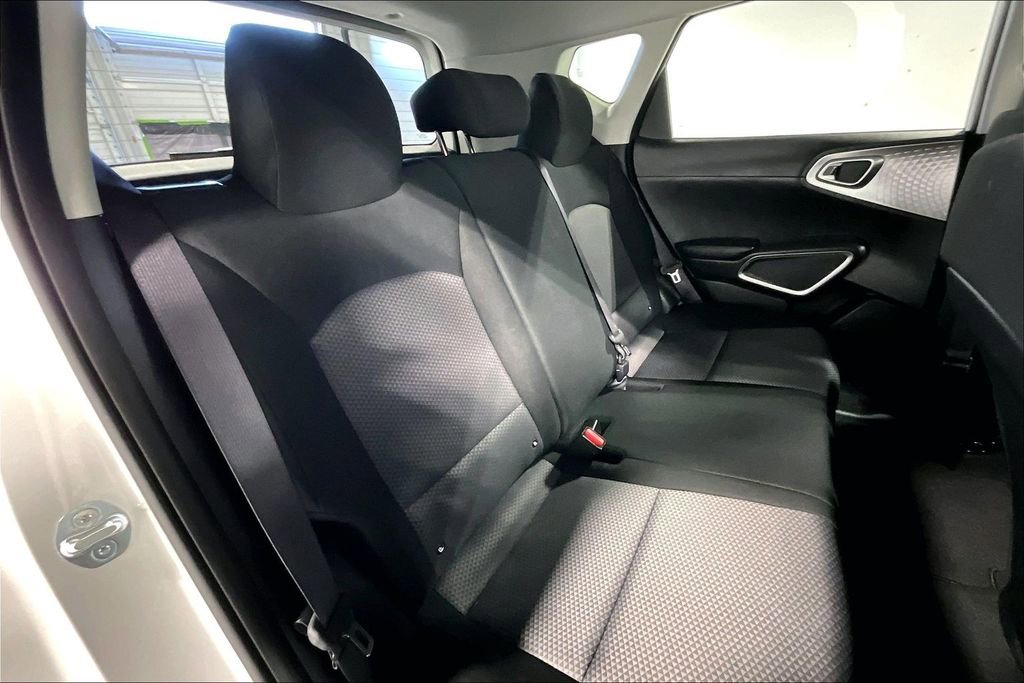Used 2025 Kia Soul LX FWD image 35