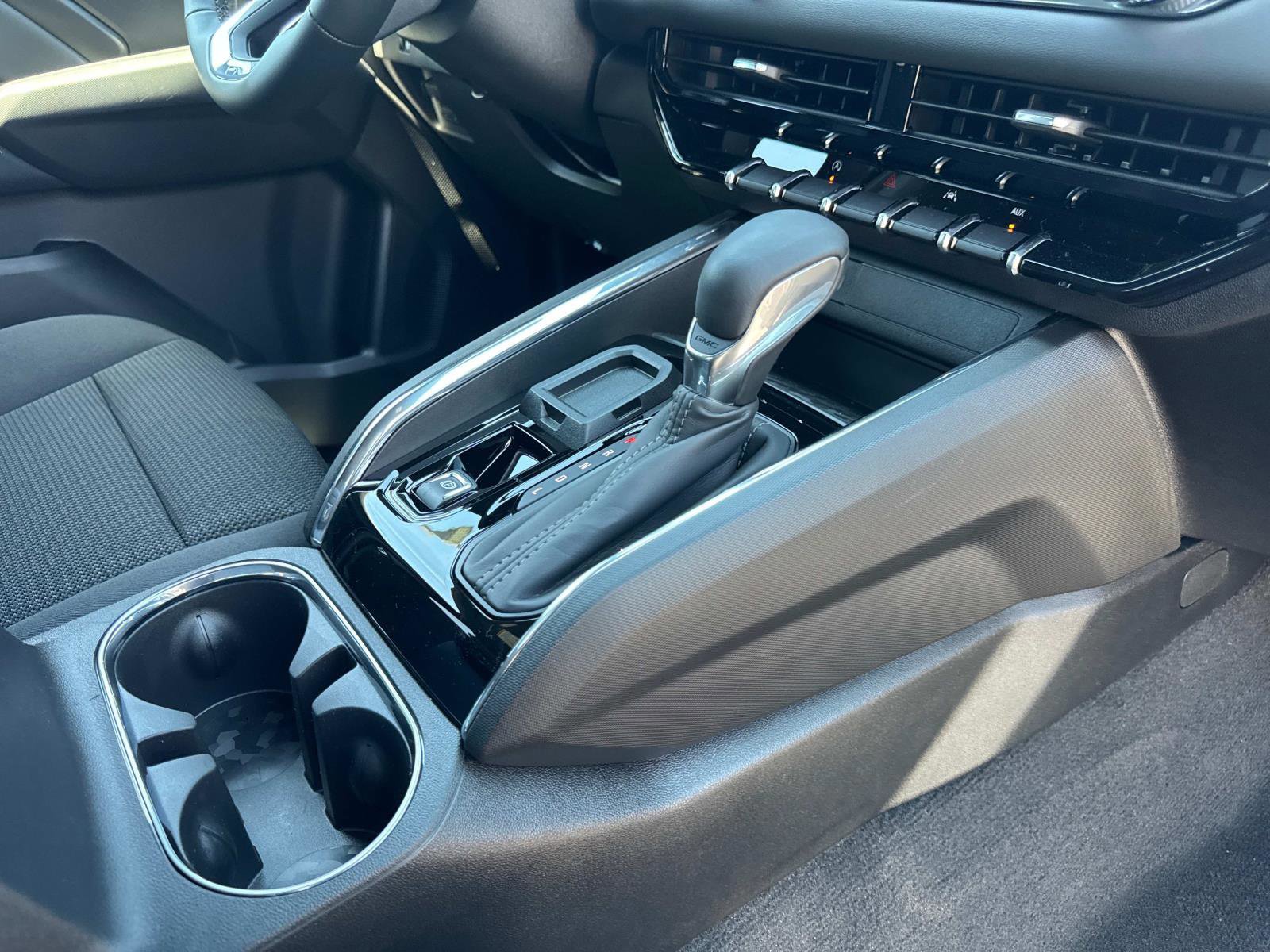 New 2025 GMC Canyon Elevation w/ Convenience Package image 29