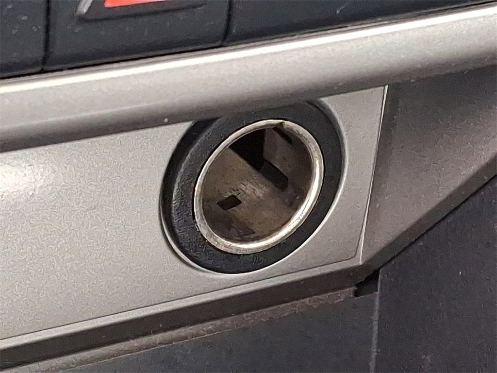 Used 2010 Dodge Avenger SXT image 21