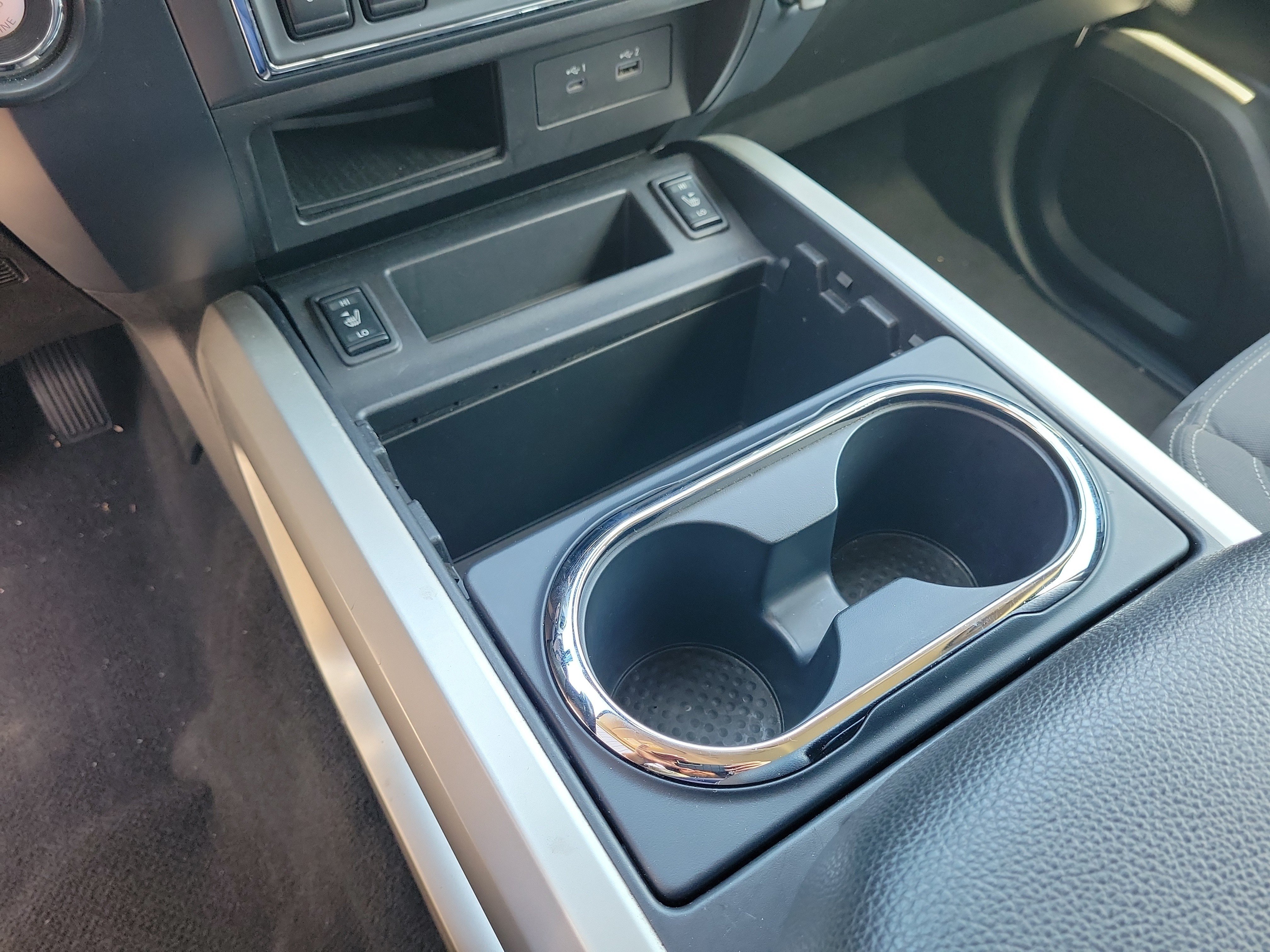 Certified 2024 Nissan Titan SV w/ SV Convenience Package RWD image 21