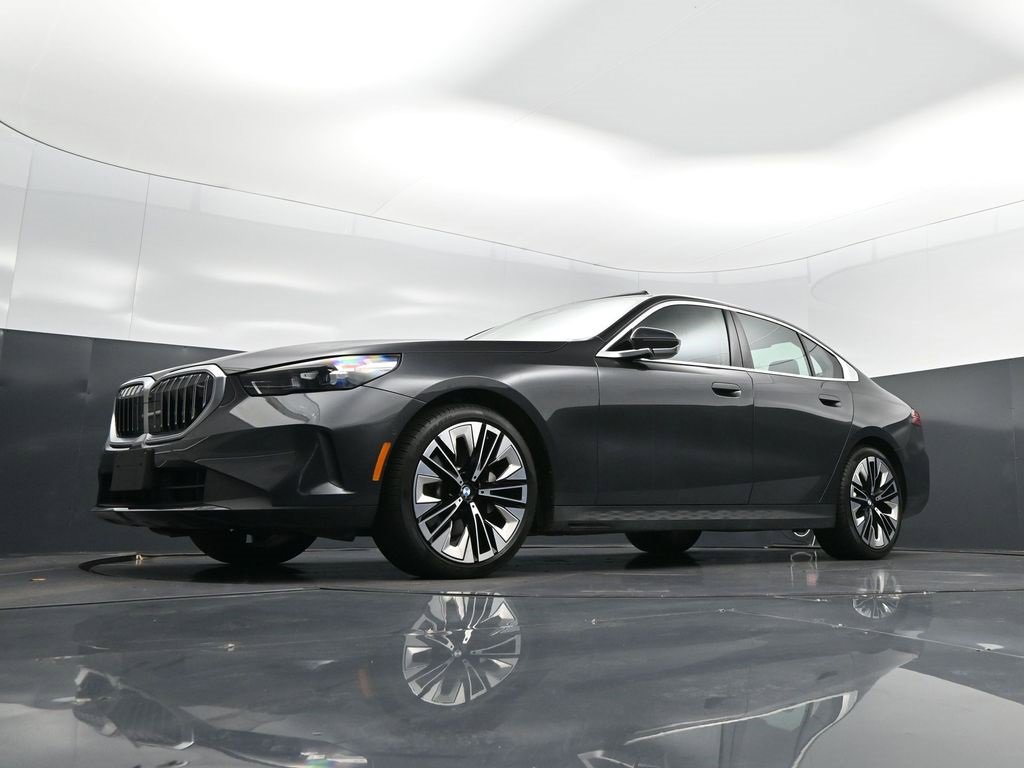 Certified 2024 BMW 530i xDrive image 38