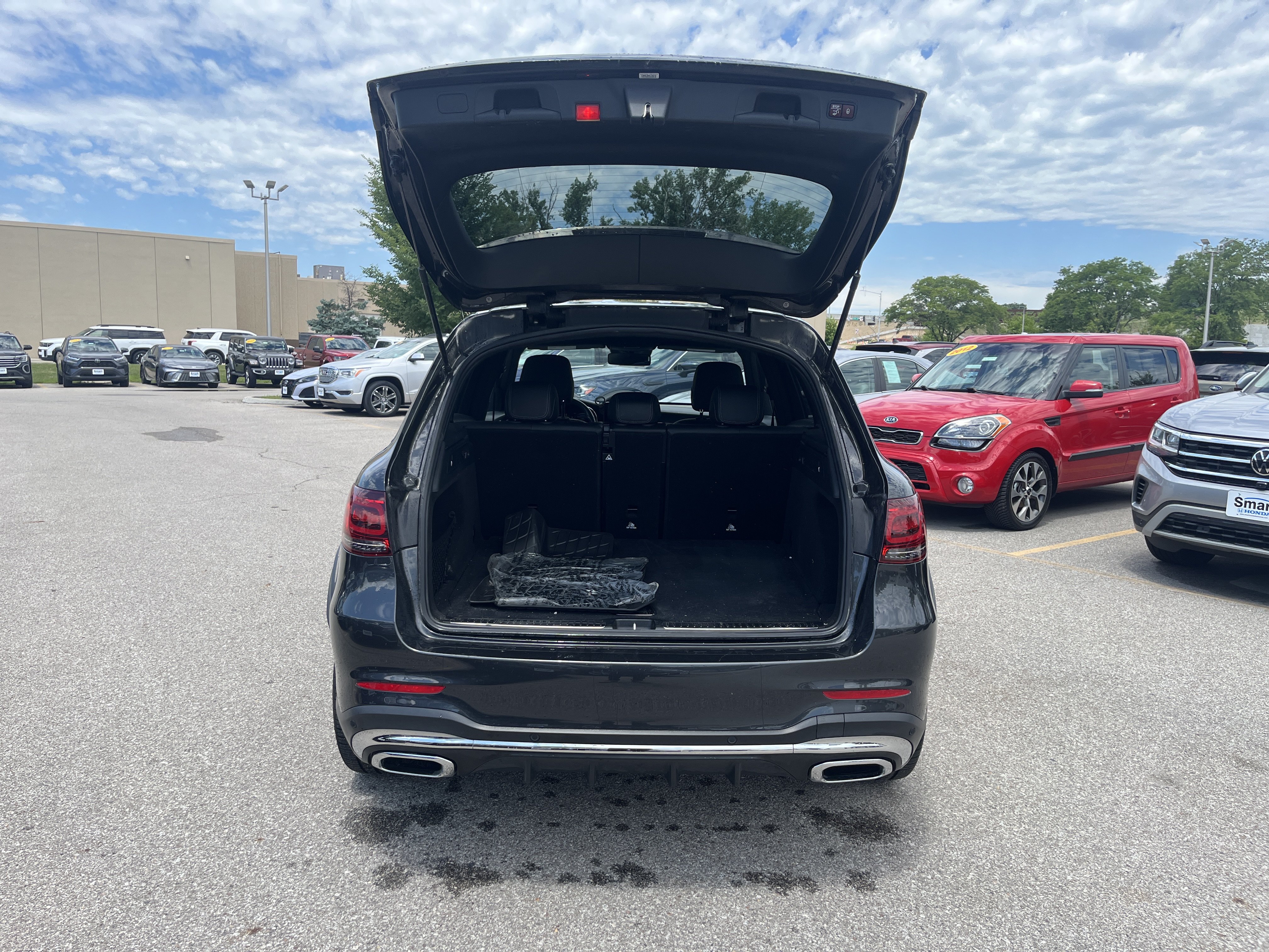Used 2022 Mercedes-Benz GLC 300 4MATIC image 11