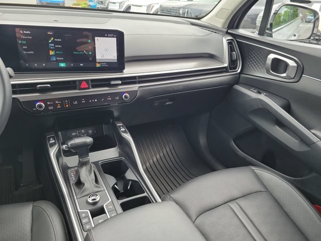 Used 2024 Kia Sorento S FWD image 12