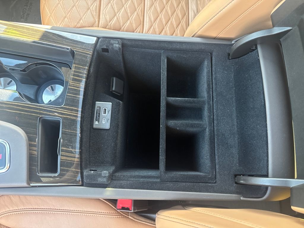 Used 2023 Cadillac Escalade Premium Luxury w/ Performance Package image 28