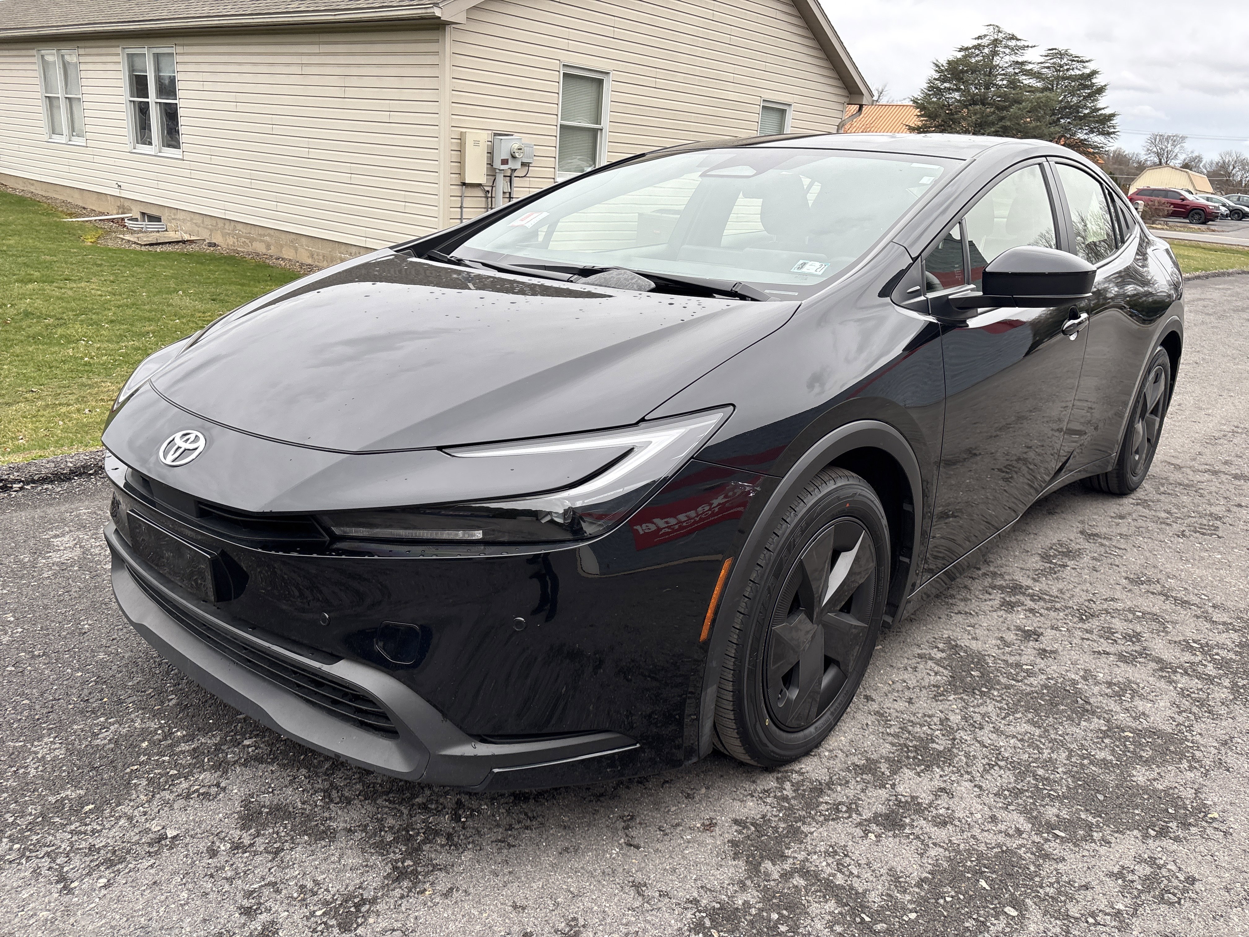 Used 2024 Toyota Prius LE image 8