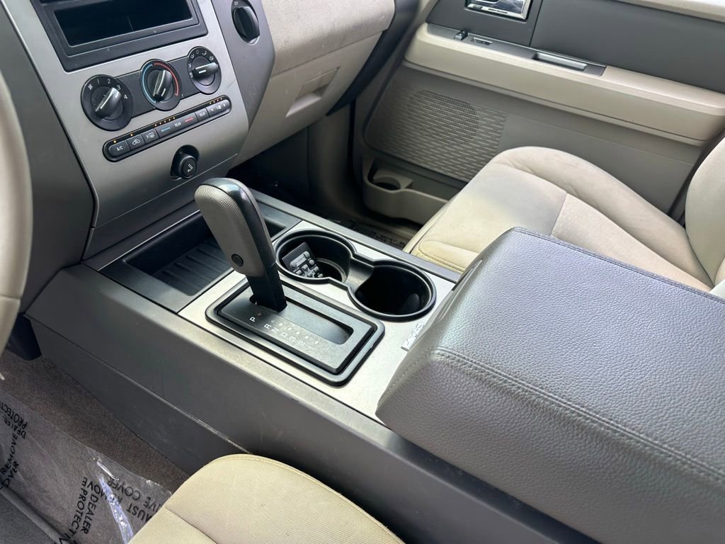 Used 2010 Ford Expedition XLT image 15