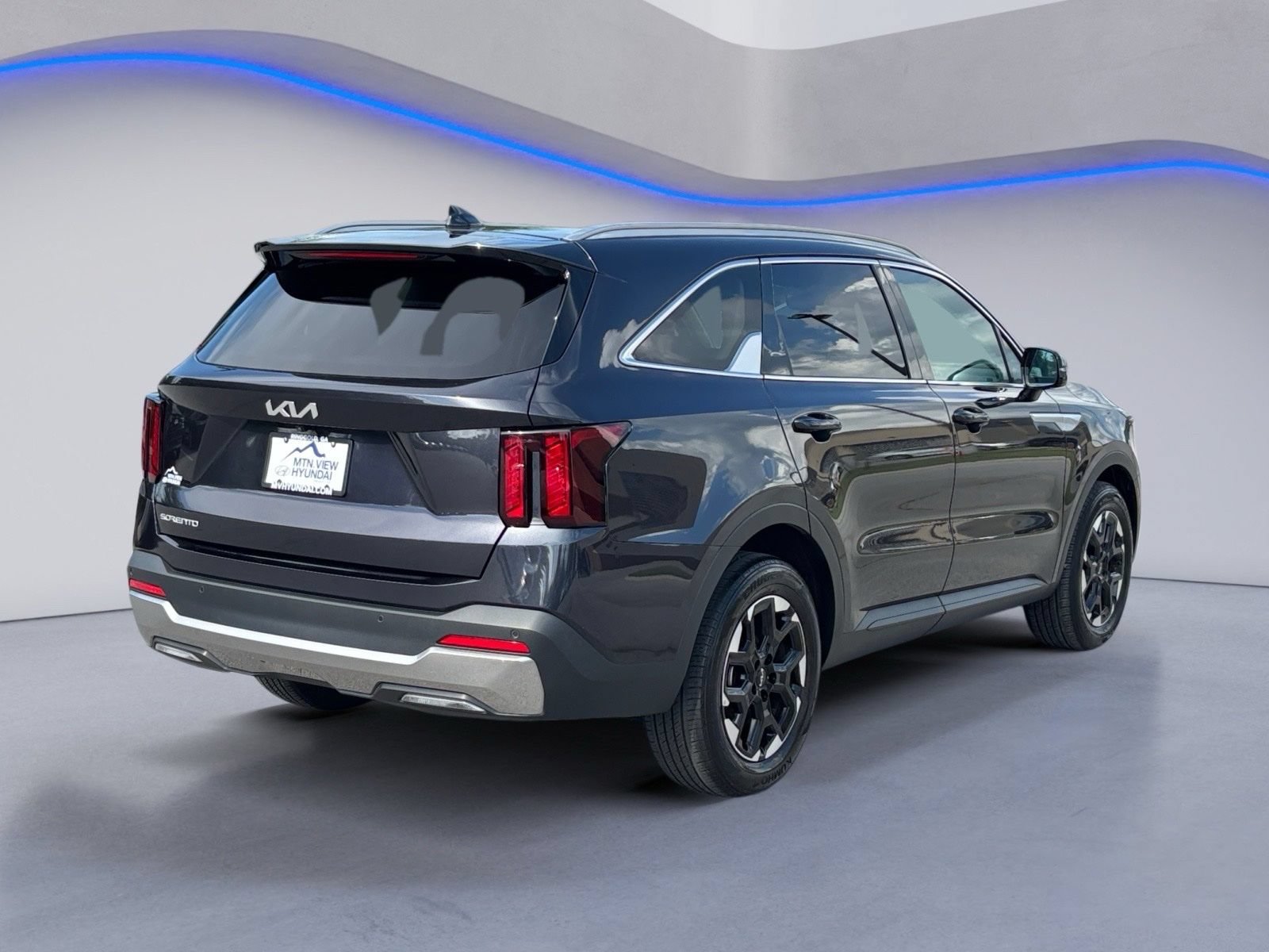 Used 2025 Kia Sorento S w/ Panoramic Sunroof Package FWD image 3