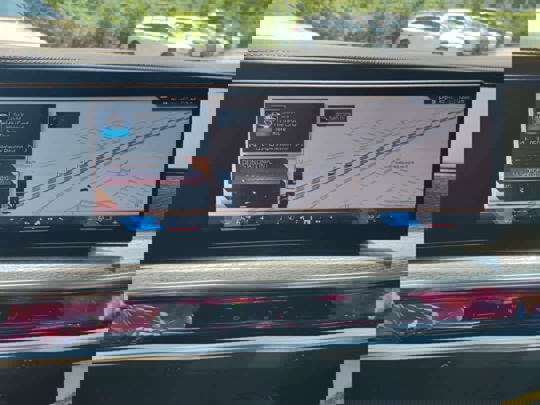 Used 2024 BMW i7 eDrive50 image 17