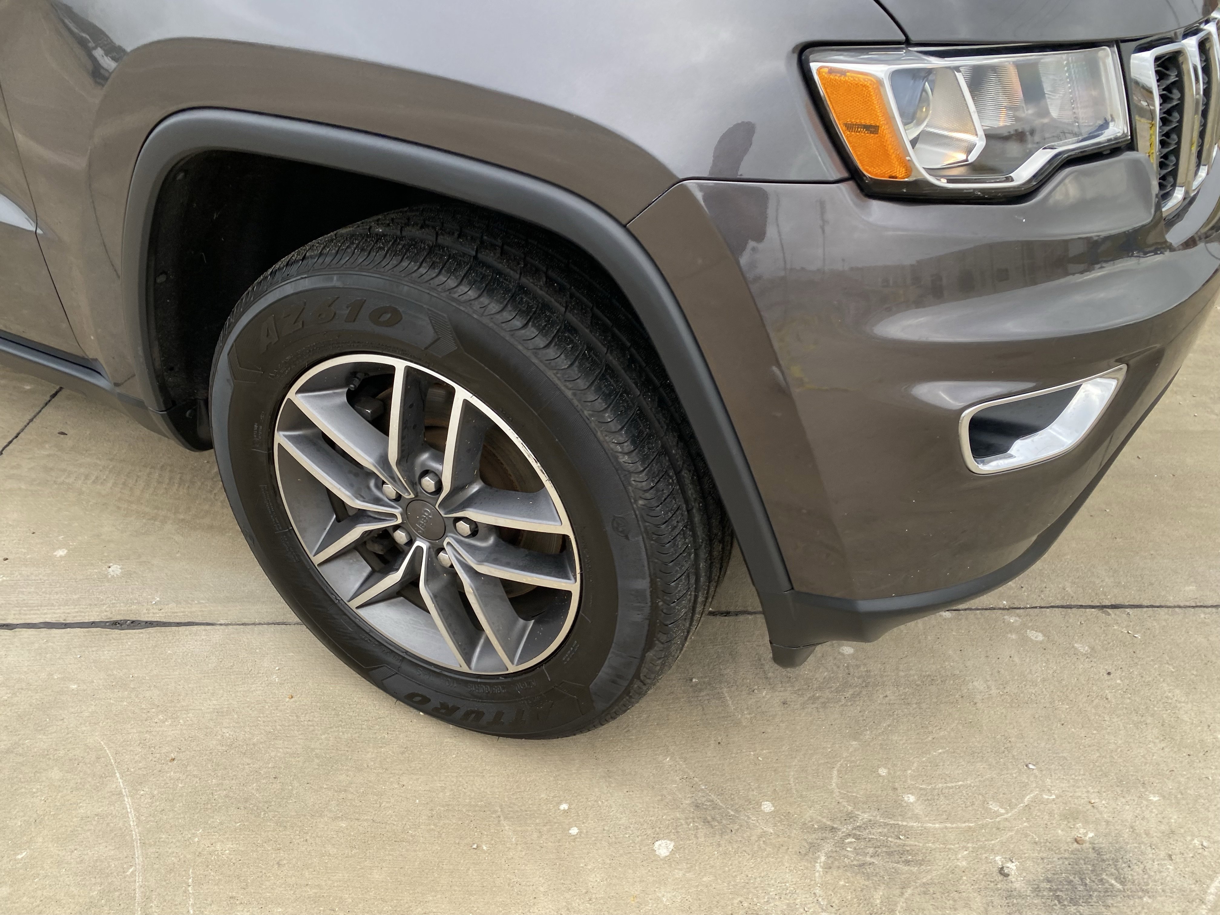 Used 2021 Jeep Grand Cherokee Limited image 2