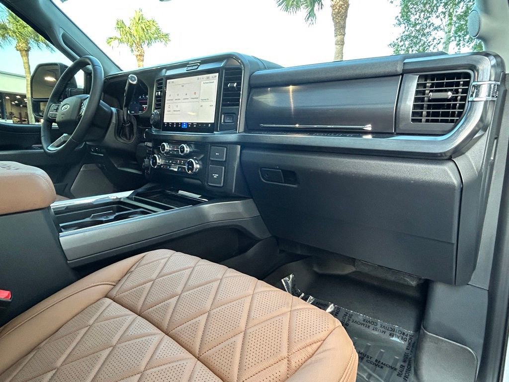 Used 2025 Ford F250 Lariat w/ Lariat Ultimate Package image 32
