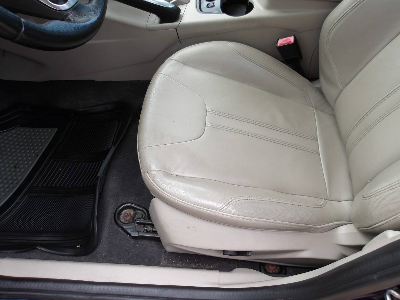 Used 2012 Ford Focus SEL FWD image 20