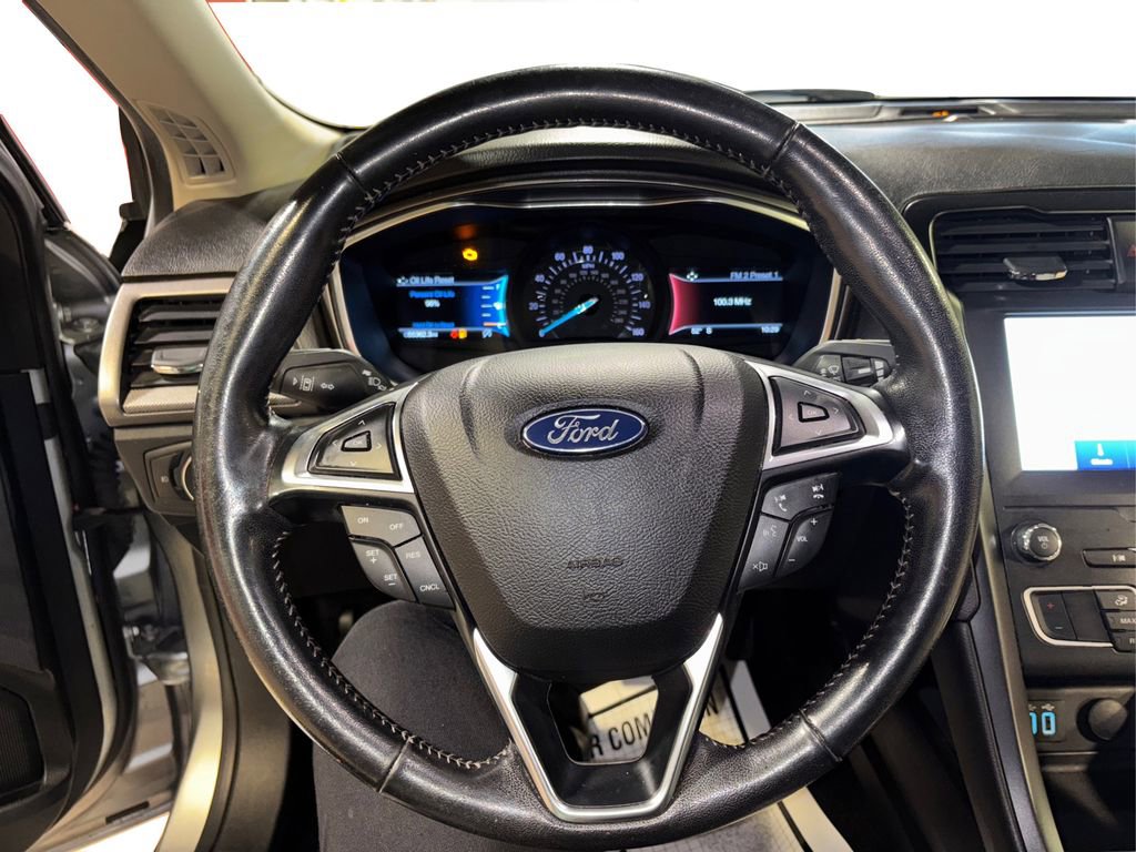 Used 2020 Ford Fusion SE w/ Equipment Group 151A image 27