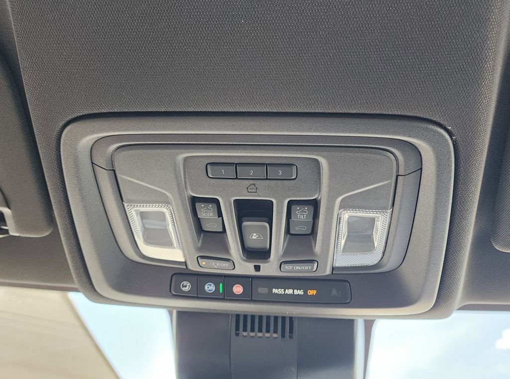 New 2026 GMC Sierra 1500 SLT image 36