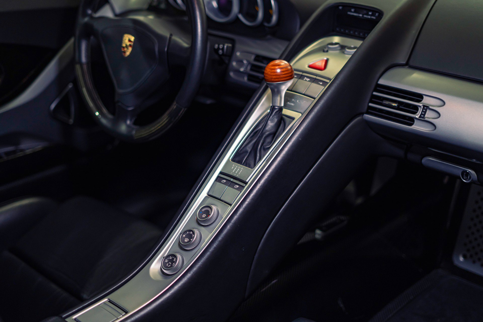 Used 2005 Porsche Carrera GT RWD image 31