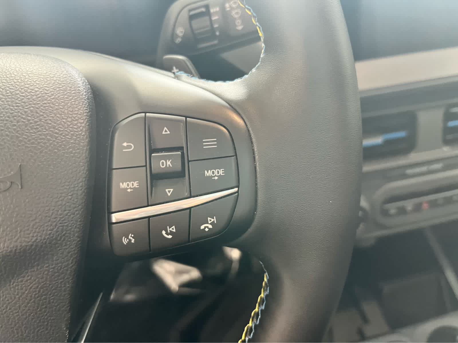 Certified 2025 Ford Maverick Lobo AWD/4WD image 29