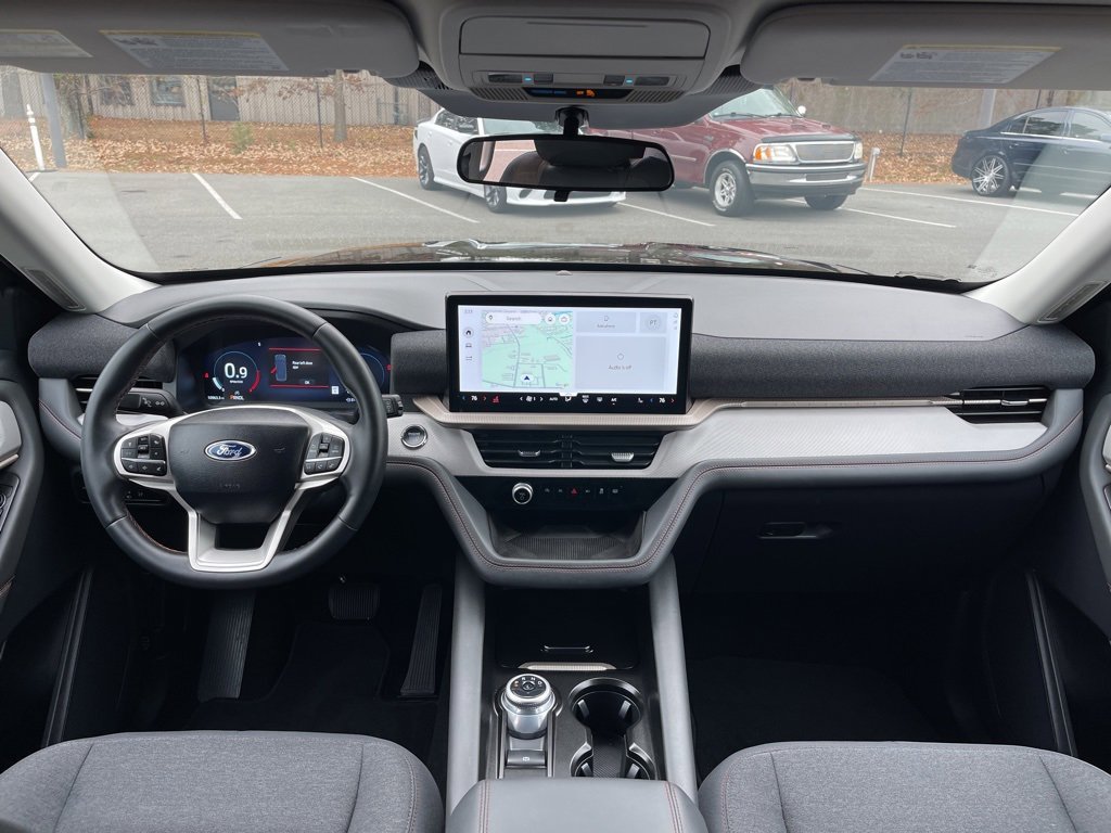 Used 2025 Ford Explorer Active image 8