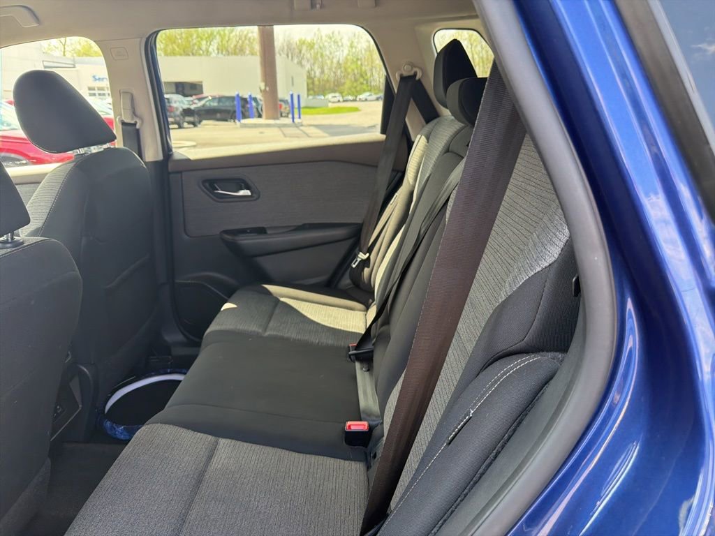 Used 2023 Nissan Rogue SV image 14