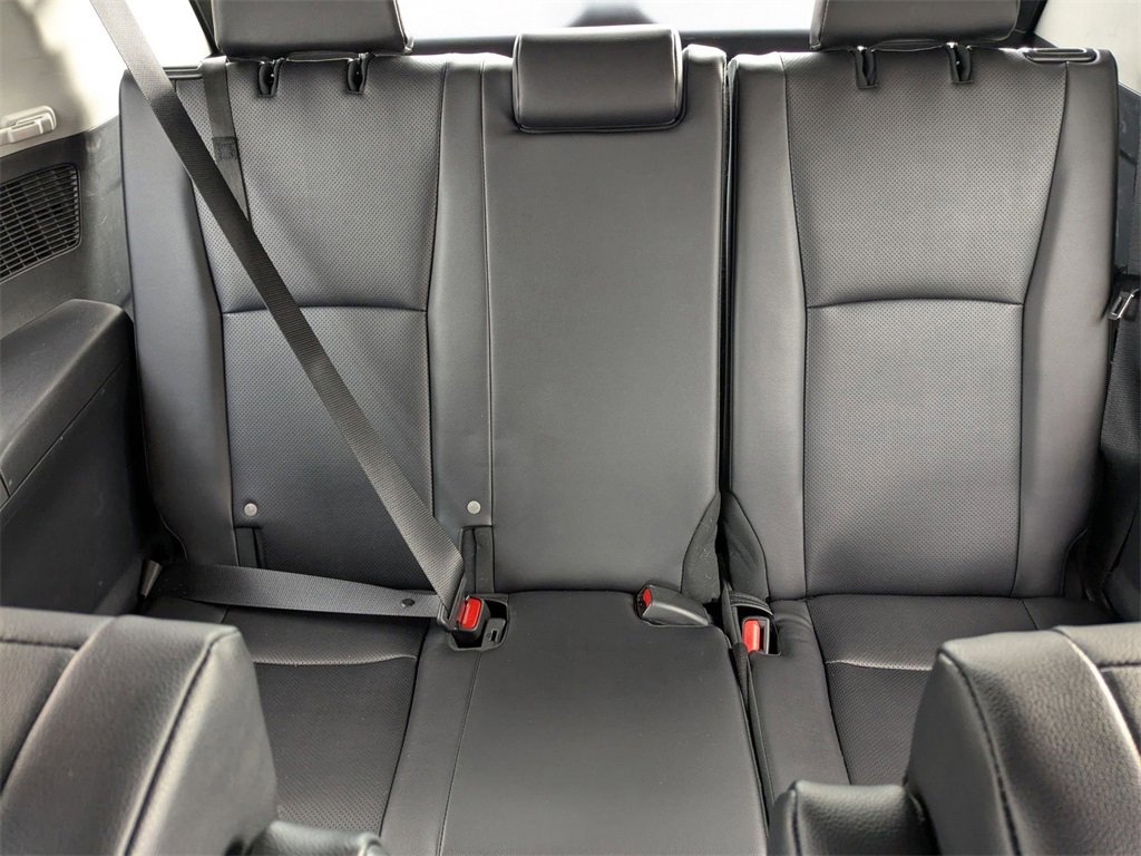 Used 2025 Toyota Grand Highlander AWD image 32