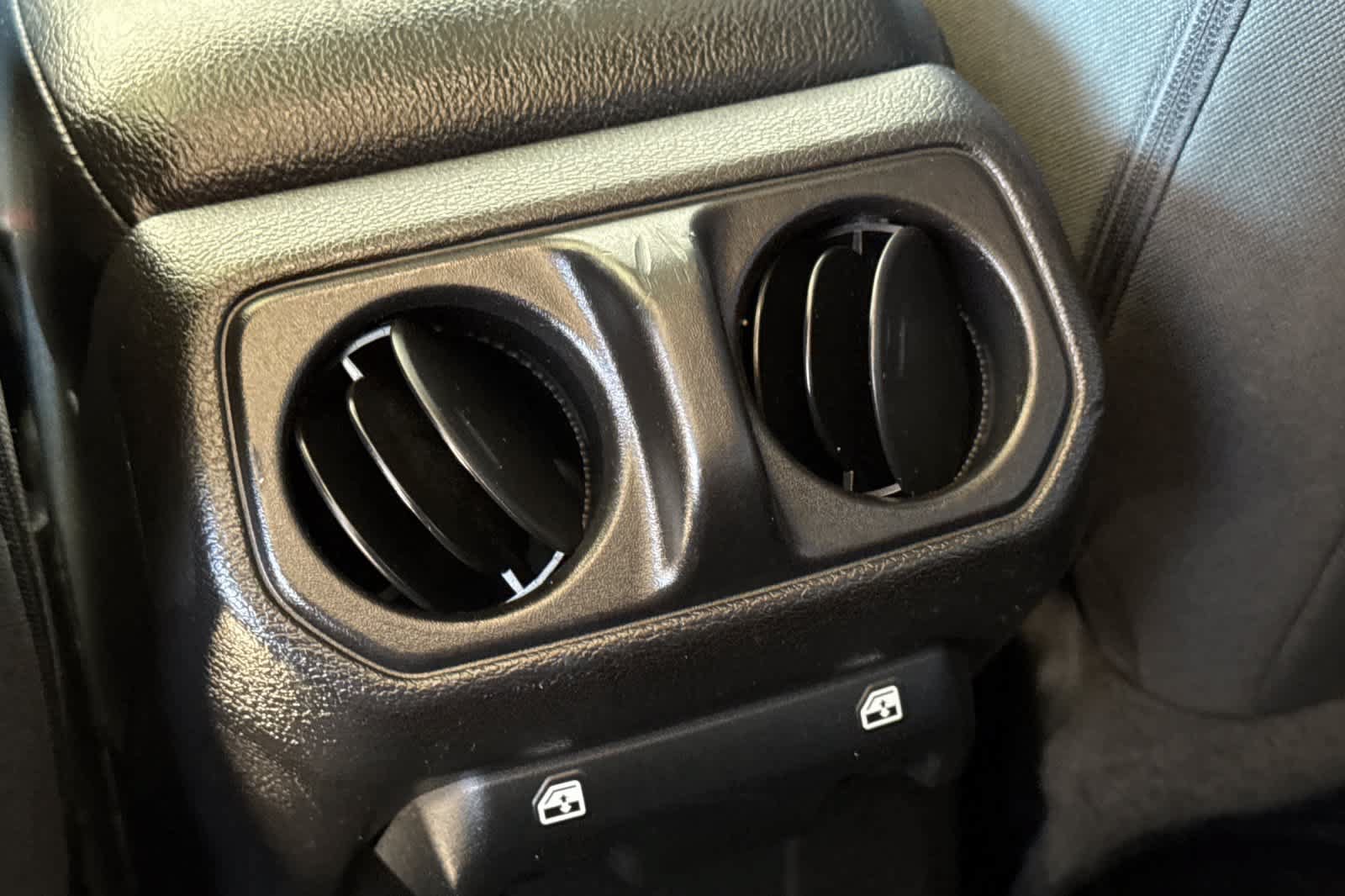 Used 2020 Jeep Wrangler Unlimited Sport AWD/4WD image 14