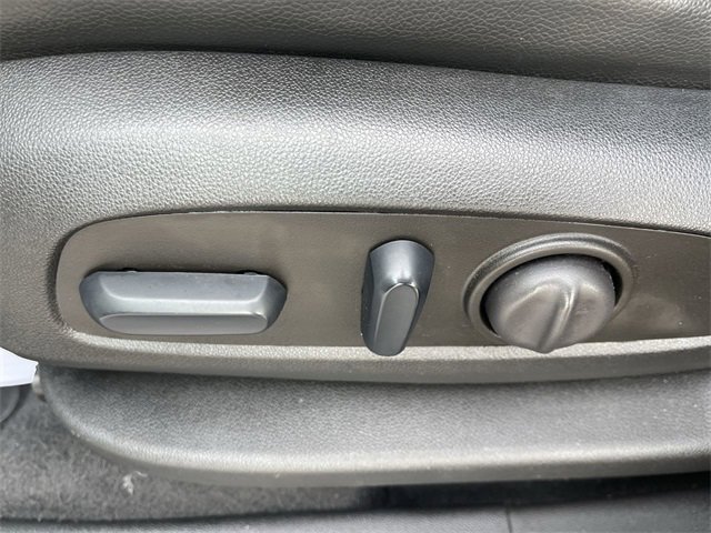 Used 2023 Chevrolet Equinox RS w/ RS Leather Package image 12