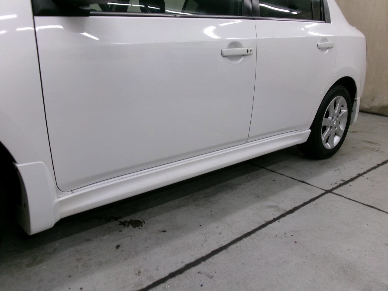 Used 2011 Nissan Sentra 2.0 SR w/ Convenience Pkg image 3