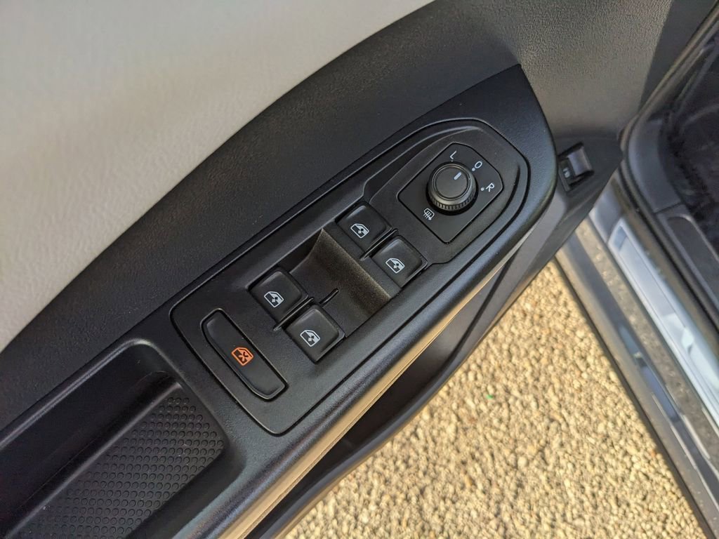 Used 2023 Volkswagen Taos SE image 16