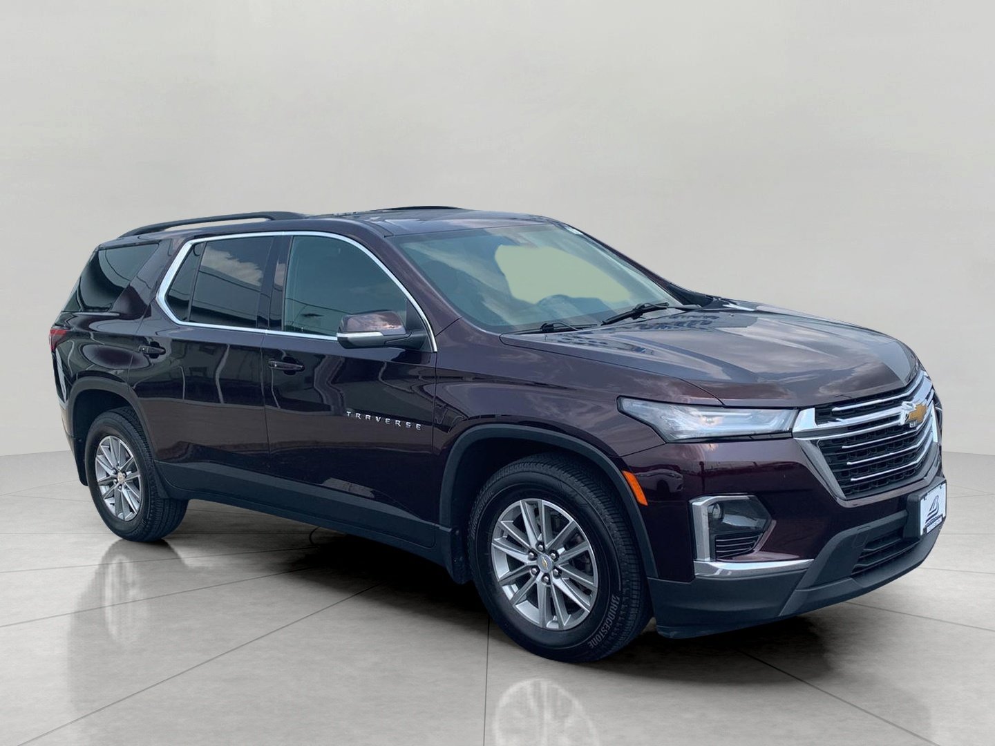 Certified 2023 Chevrolet Traverse LT w/ LPO, Floor Liner Package AWD/4WD image 1