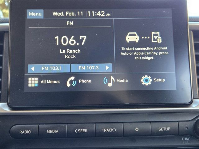 Certified 2025 Hyundai Venue SEL FWD image 15