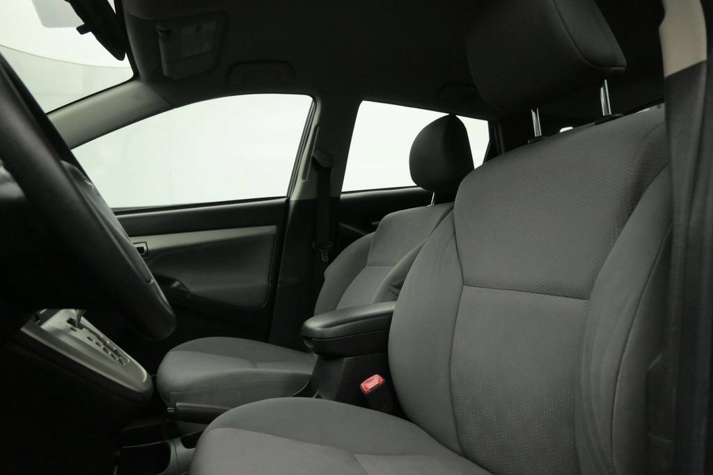 Used 2010 Toyota Matrix S AWD/4WD image 11