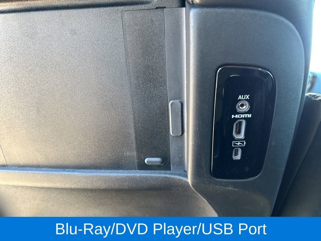 Used 2023 Chrysler Pacifica Limited w/ Uconnect Theater Family Group AWD/4WD image 27