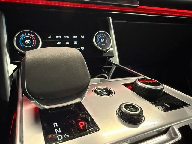 Used 2023 Land Rover Range Rover SE image 28